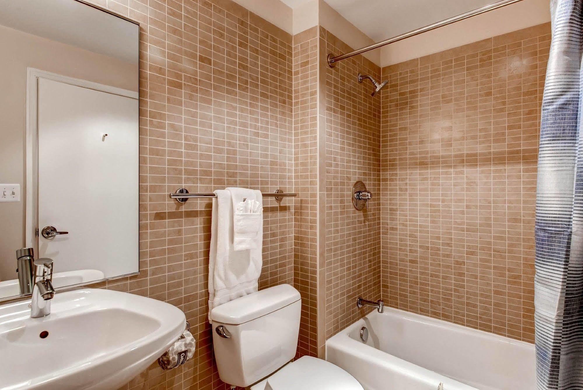 Global Luxury Suites At Toone Street Baltimore Exterior photo