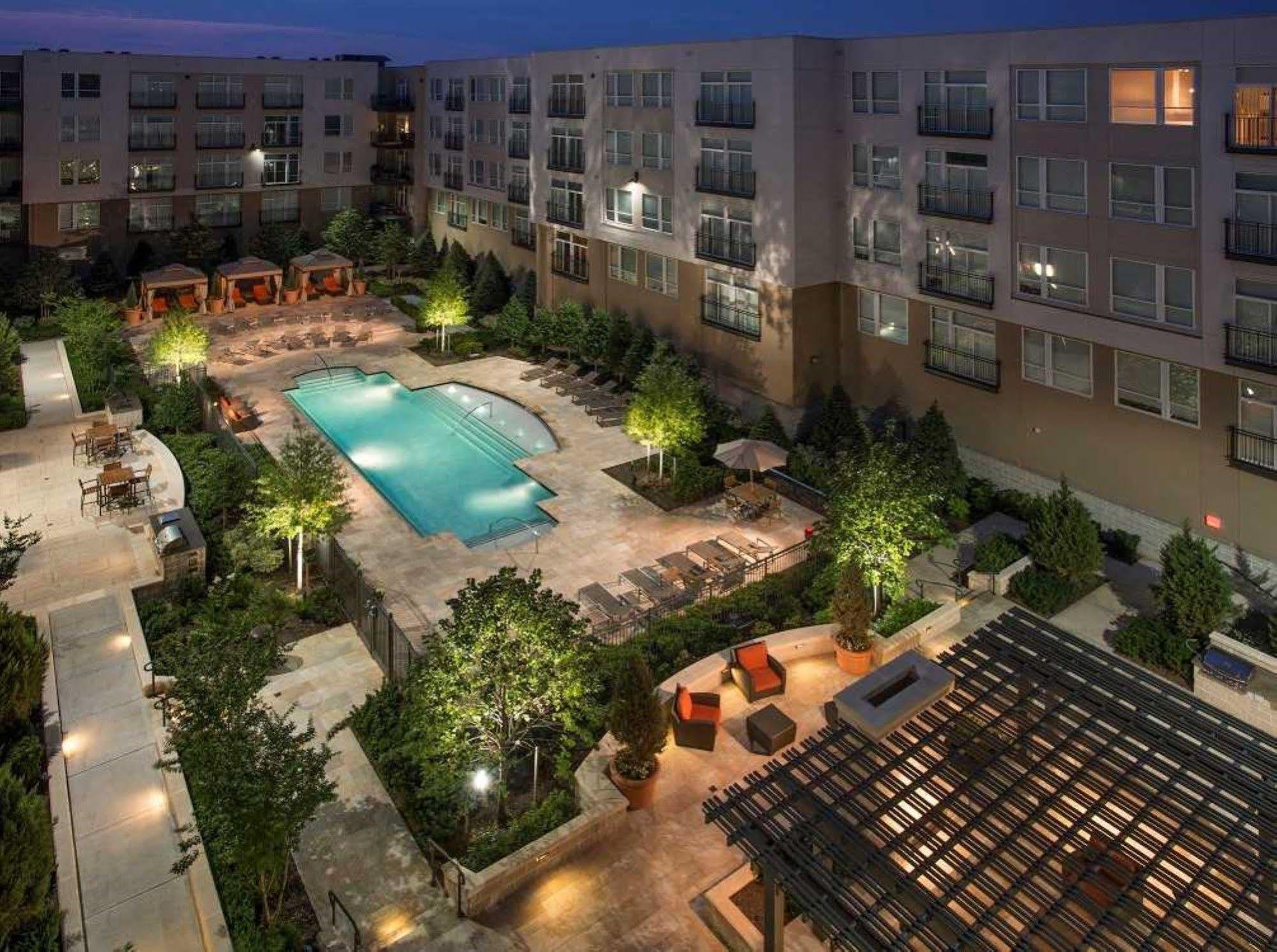Global Luxury Suites At Toone Street Baltimore Exterior photo