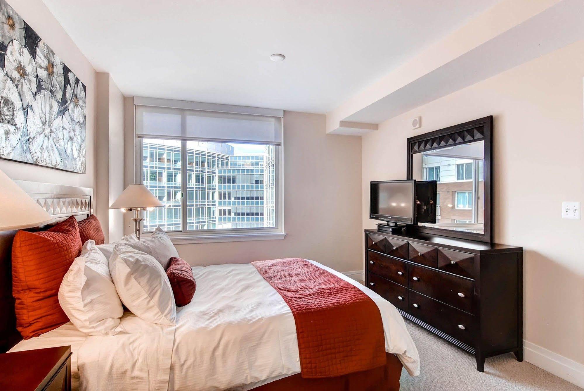 Global Luxury Suites At Toone Street Baltimore Exterior photo